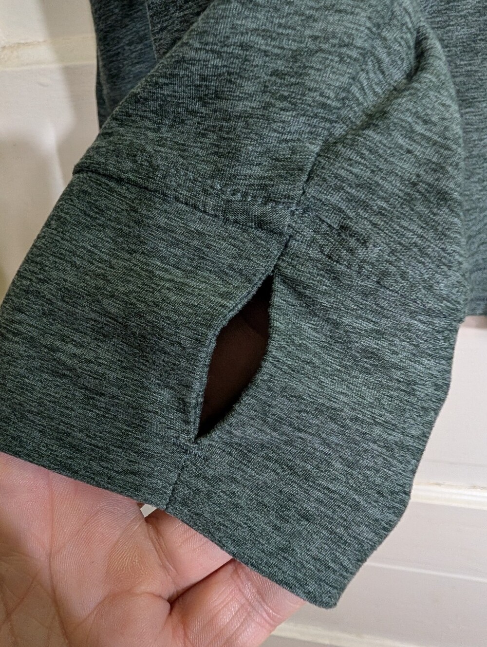 We Wander 2X Heather Gray Lightweight Hooded V-Neck Pullover - Picture 5 of 10